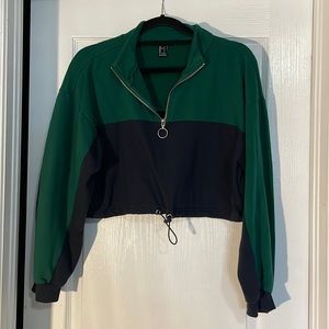 Super cute colour-block crop